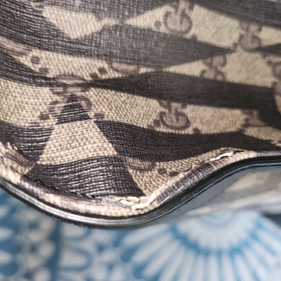 LARGE LEATHER TOTE BY GUCCI - Picture 8 of 10